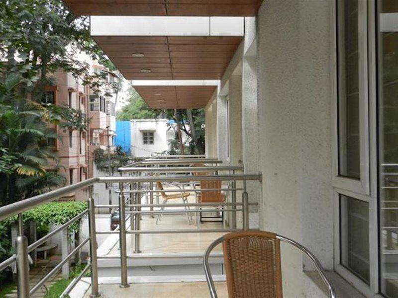 布伦顿高地行政套房酒店 班加罗尔 外观 照片